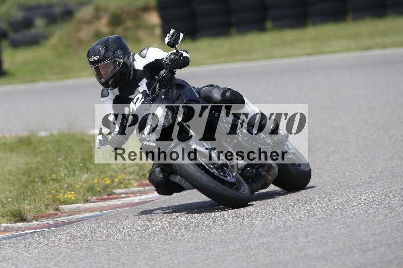 /27 12.06.2025 Ducati Schweiz Trackday Warmup  ADR/blau-bleu/12